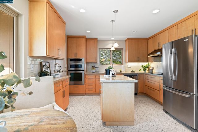 158 Fairfield Pl, Moraga, CA 94556