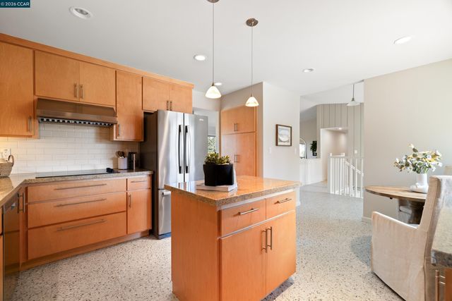 158 Fairfield Pl, Moraga, CA 94556