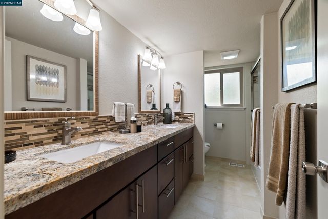 158 Fairfield Pl, Moraga, CA 94556