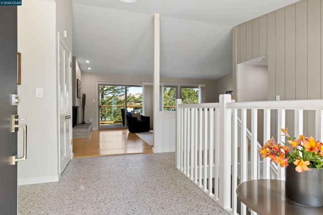 158 Fairfield Pl, Moraga, CA 94556