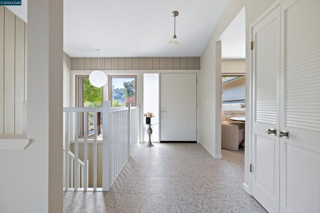 158 Fairfield Pl, Moraga, CA 94556