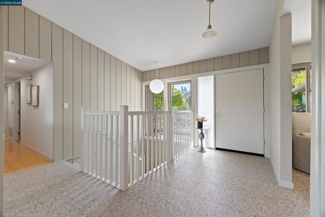 158 Fairfield Pl, Moraga, CA 94556