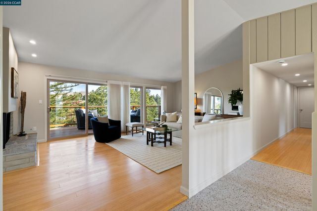 158 Fairfield Pl, Moraga, CA 94556