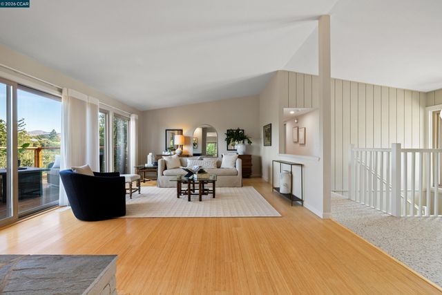 158 Fairfield Pl, Moraga, CA 94556