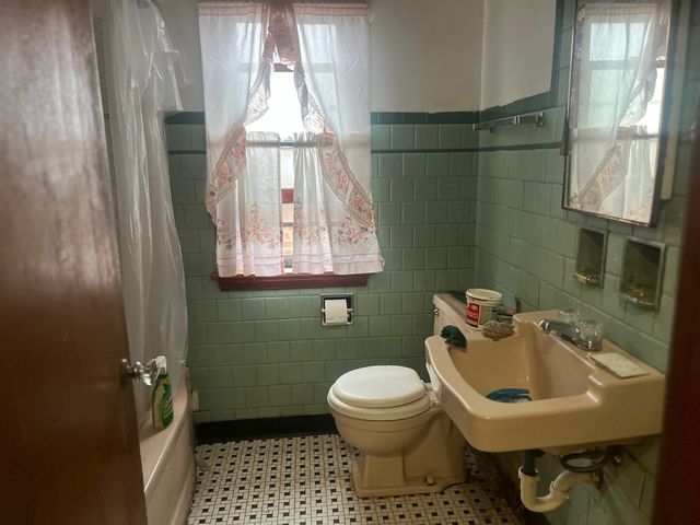 14218 S Wallace Avenue, Riverdale, IL 60827