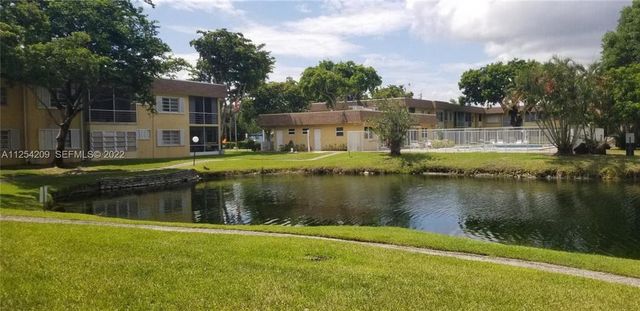 5170 SW 40TH Avenue 8E, Dania Beach, FL 33314