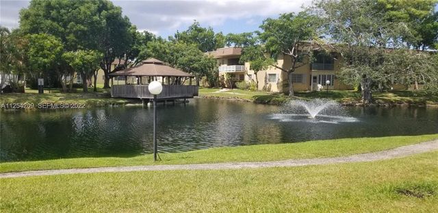 5170 SW 40TH Avenue 8E, Dania Beach, FL 33314