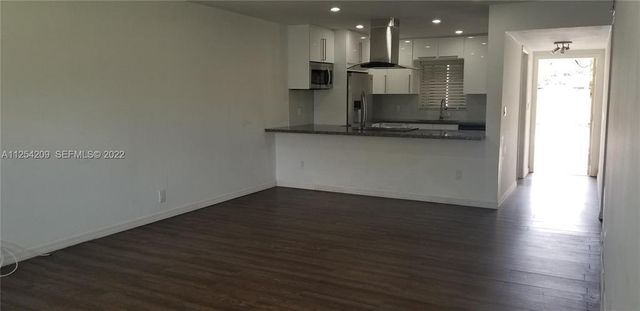 5170 SW 40TH Avenue 8E, Dania Beach, FL 33314