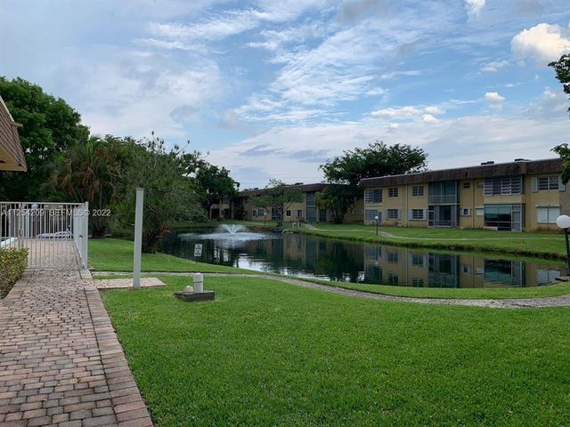 5170 SW 40TH Avenue 8E, Dania Beach, FL 33314