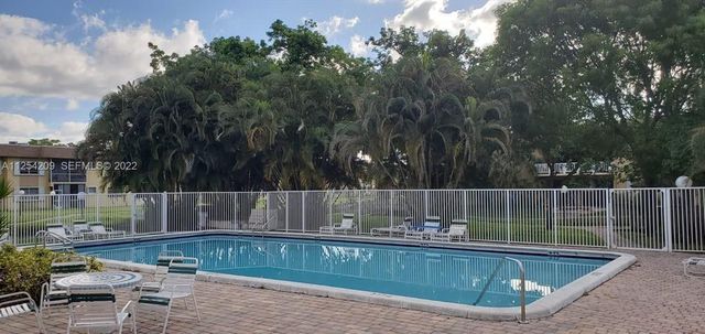 5170 SW 40TH Avenue 8E, Dania Beach, FL 33314
