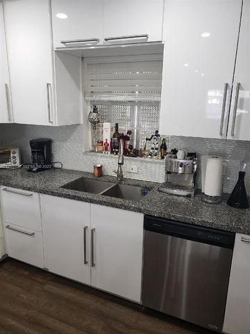 5170 SW 40TH Avenue 8E, Dania Beach, FL 33314