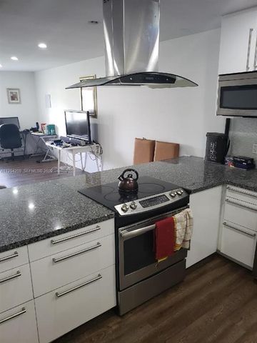 5170 SW 40TH Avenue 8E, Dania Beach, FL 33314
