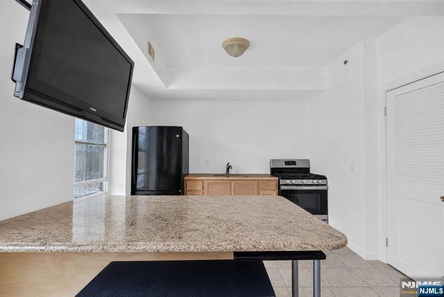 133 Maple Avenue 303, East Orange, NJ 07017