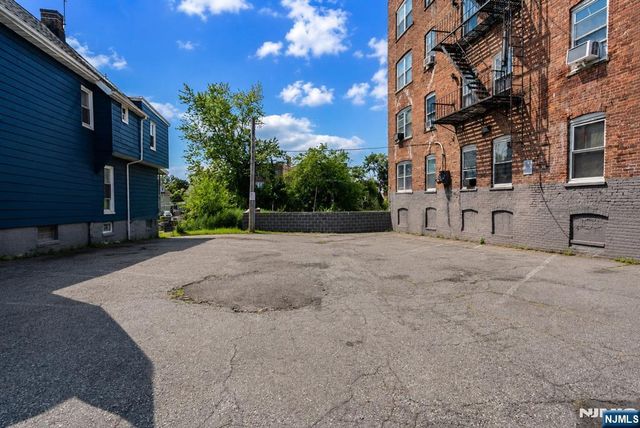 133 Maple Avenue 303, East Orange, NJ 07017