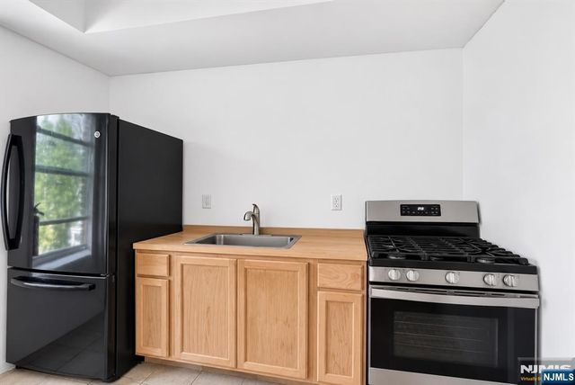133 Maple Avenue 303, East Orange, NJ 07017