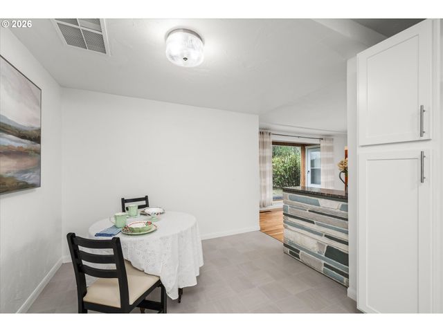 40064 MCKENZIE Hwy, Springfield, OR 97478