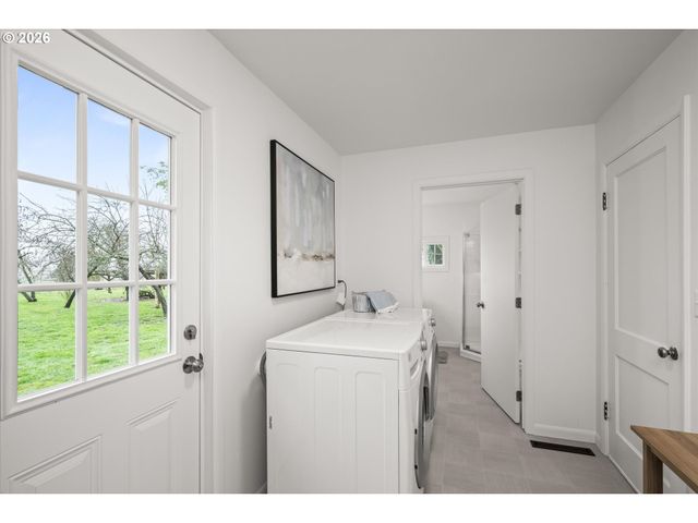 40064 MCKENZIE Hwy, Springfield, OR 97478