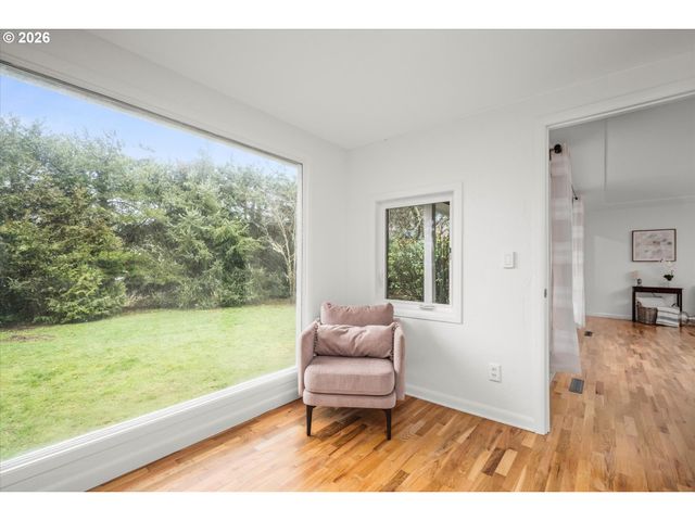 40064 MCKENZIE Hwy, Springfield, OR 97478