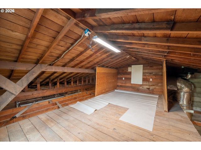 40064 MCKENZIE Hwy, Springfield, OR 97478