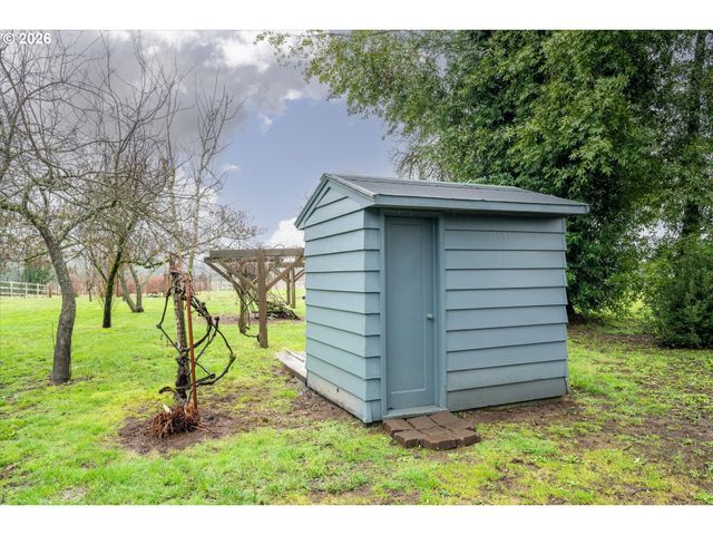 40064 MCKENZIE Hwy, Springfield, OR 97478