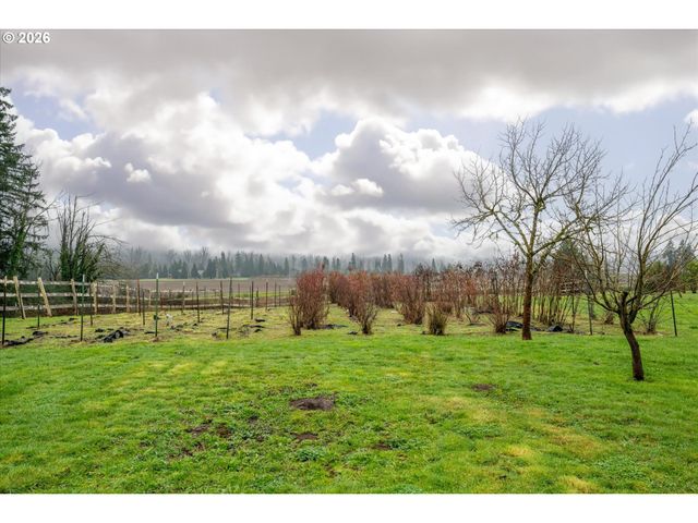40064 MCKENZIE Hwy, Springfield, OR 97478