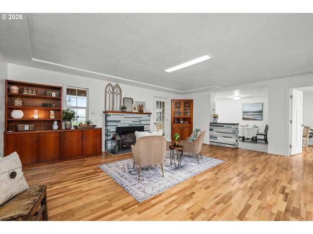 40064 MCKENZIE Hwy, Springfield, OR 97478