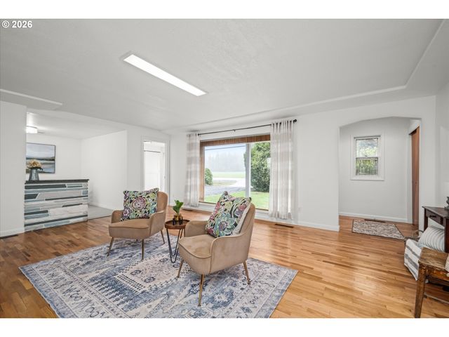 40064 MCKENZIE Hwy, Springfield, OR 97478