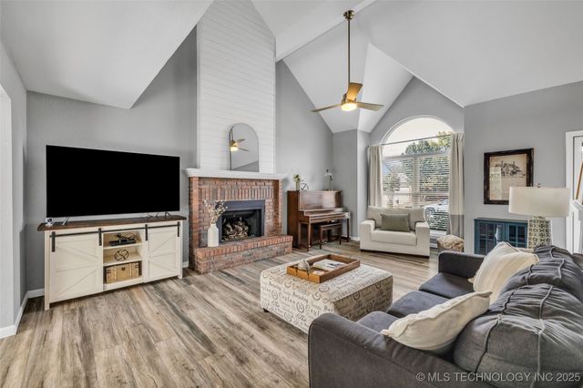 9026 E 87th Place, Tulsa, OK 74133