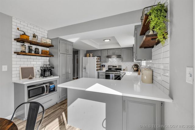 9026 E 87th Place, Tulsa, OK 74133