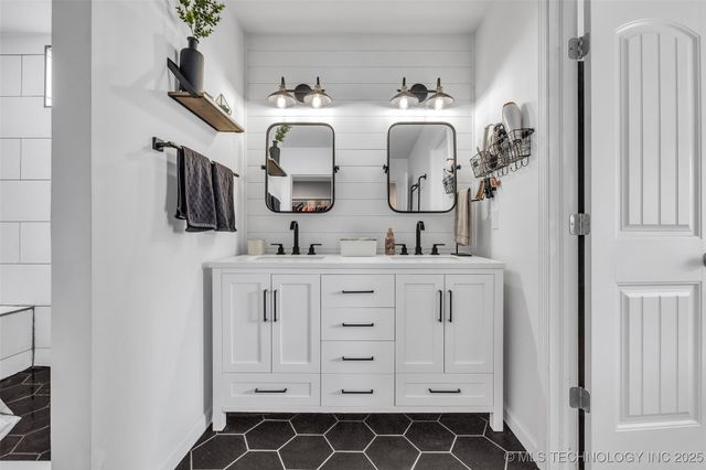 9026 E 87th Place, Tulsa, OK 74133