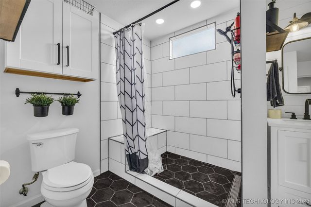 9026 E 87th Place, Tulsa, OK 74133