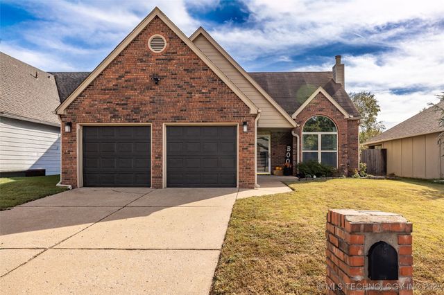 9026 E 87th Place, Tulsa, OK 74133