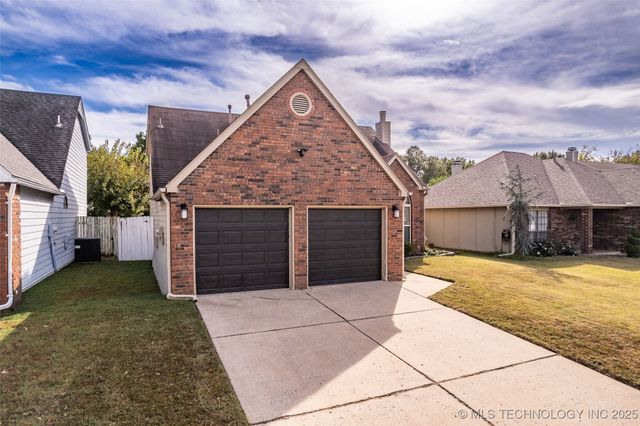 9026 E 87th Place, Tulsa, OK 74133