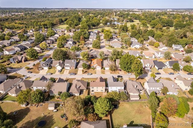 9026 E 87th Place, Tulsa, OK 74133