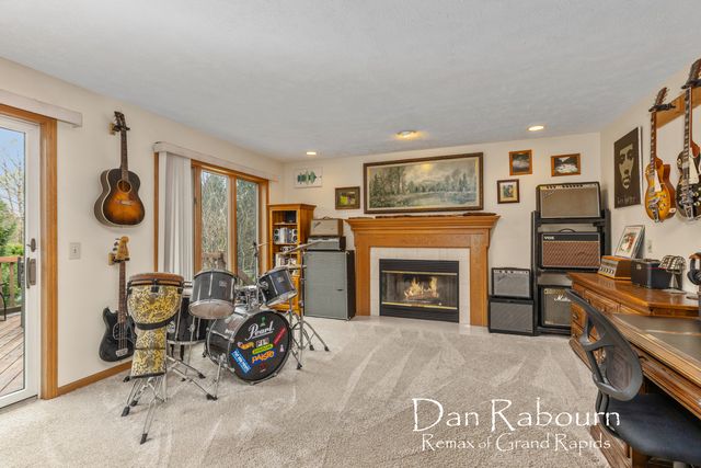 8781 Astro Drive, Jenison, MI 49428