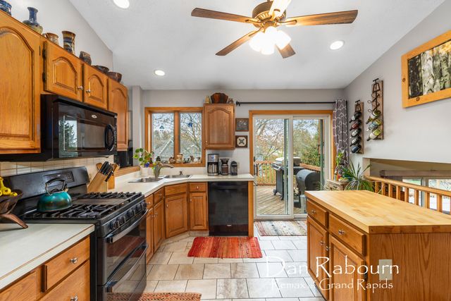 8781 Astro Drive, Jenison, MI 49428