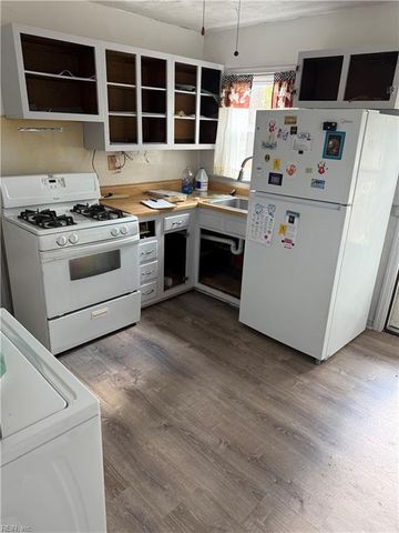 12 Harvard RD, Portsmouth, VA 23701