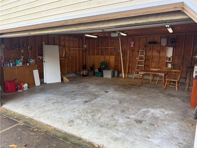 12 Harvard RD, Portsmouth, VA 23701