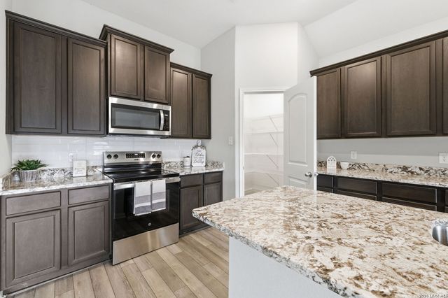 6447 aj, San Antonio, TX 78252