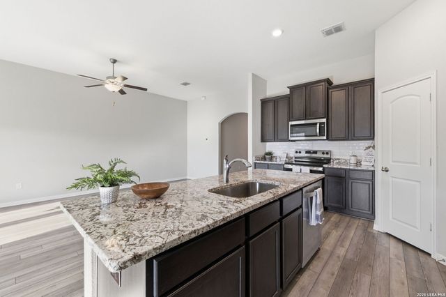 6447 aj, San Antonio, TX 78252