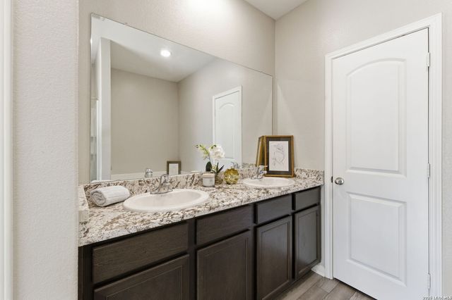 6447 aj, San Antonio, TX 78252