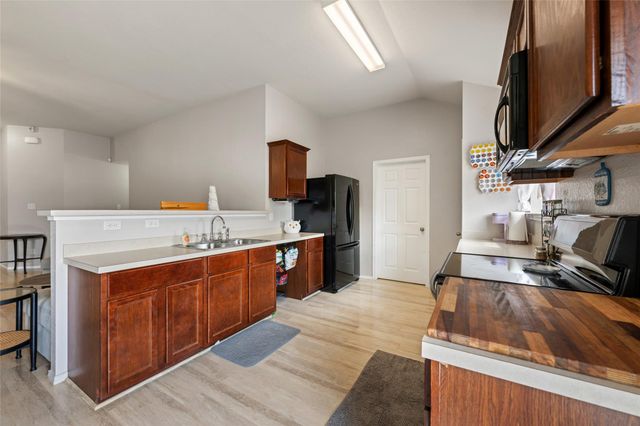 144 Calcite LN, Jarrell, TX 76537