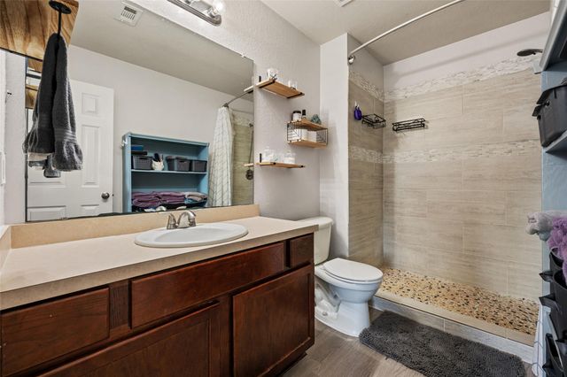 144 Calcite LN, Jarrell, TX 76537