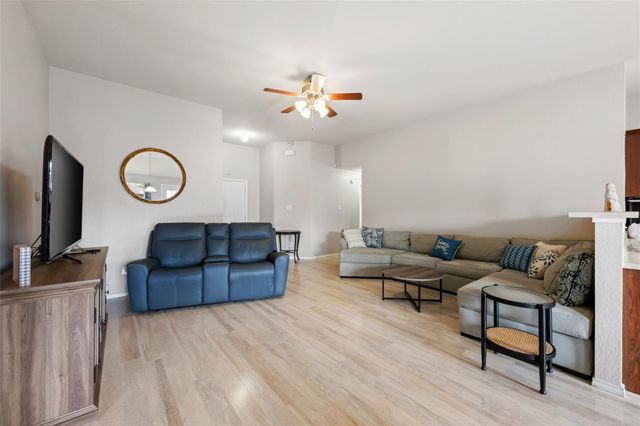 144 Calcite LN, Jarrell, TX 76537