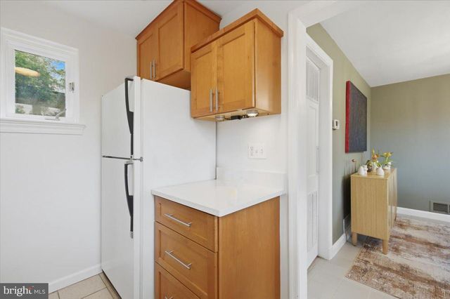 1613 N SPRINGWOOD DR N, Silver Spring, MD 20910