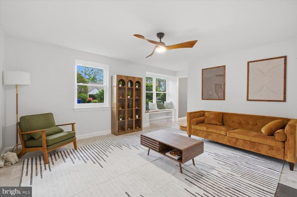Image 13 of property listing at 1613 N SPRINGWOOD DR N, Silver Spring, MD 20910