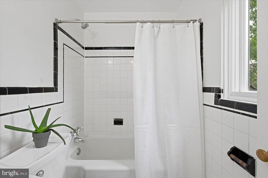 Image 24 of property listing at 1613 N SPRINGWOOD DR N, Silver Spring, MD 20910