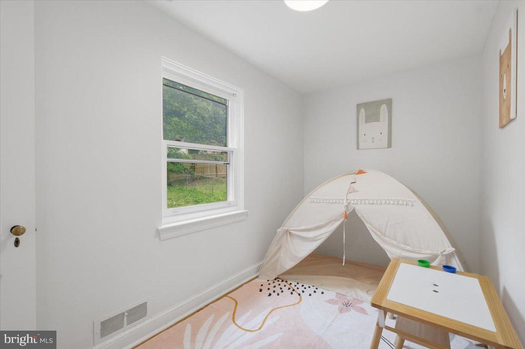 Image 29 of property listing at 1613 N SPRINGWOOD DR N, Silver Spring, MD 20910