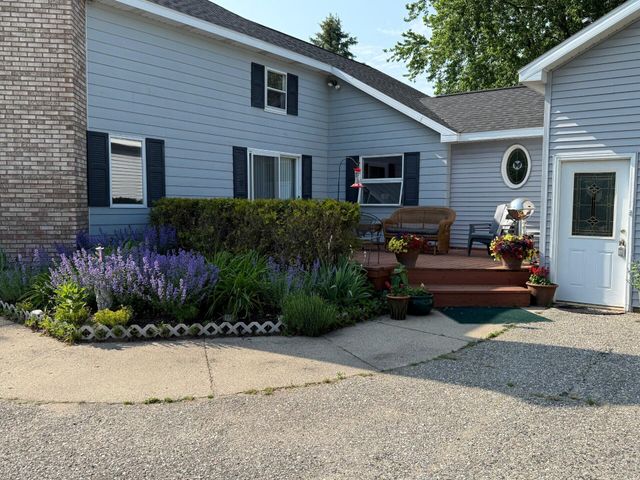 2702 E Hoague Road, Freesoil Twp, MI 49411