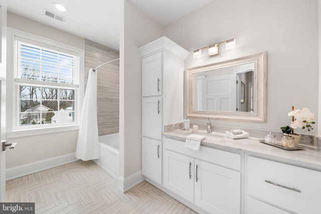 1631 E STRASBURG RD, West Chester, PA 19380